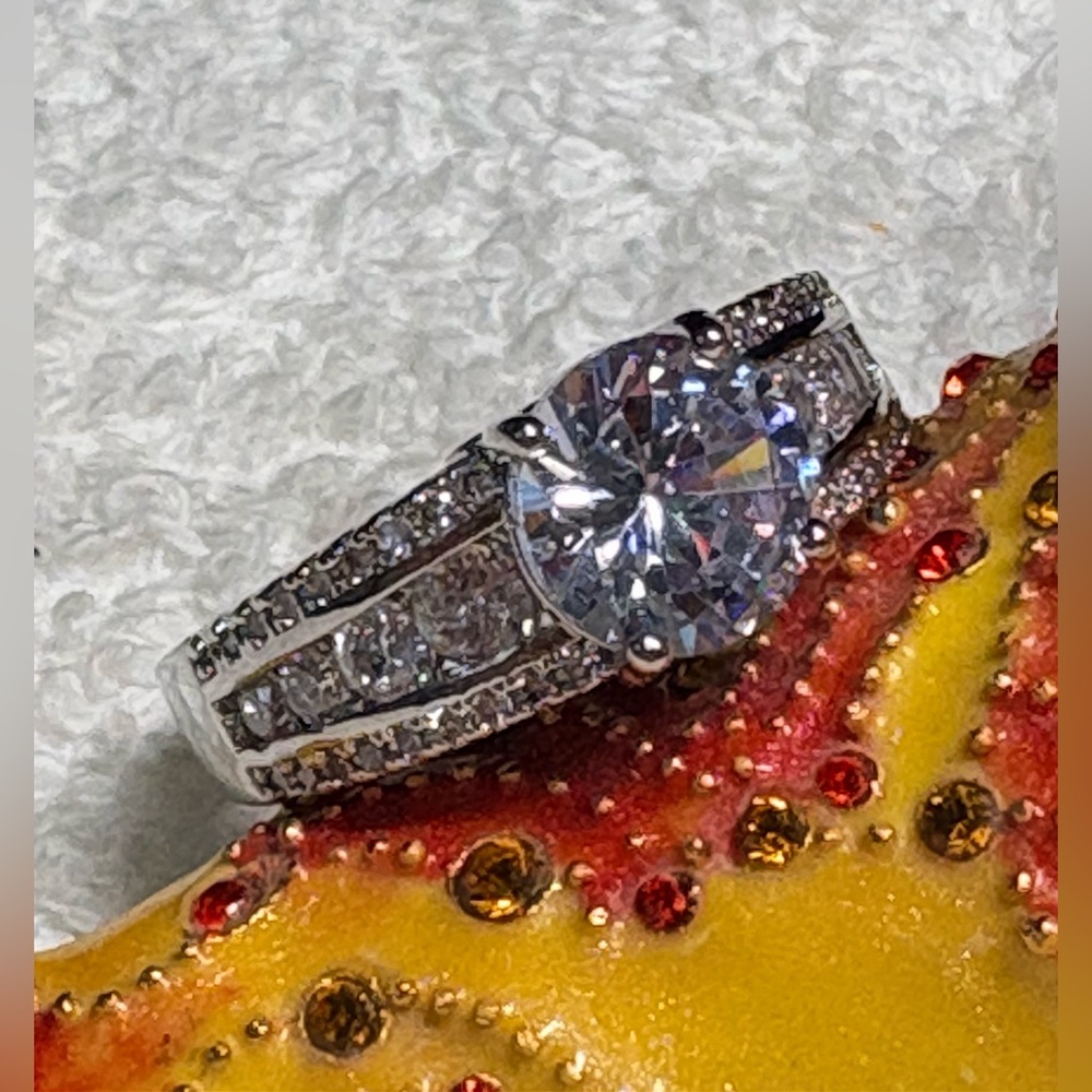 Elegant Silver and Women's Ring - Picture 10 of 12